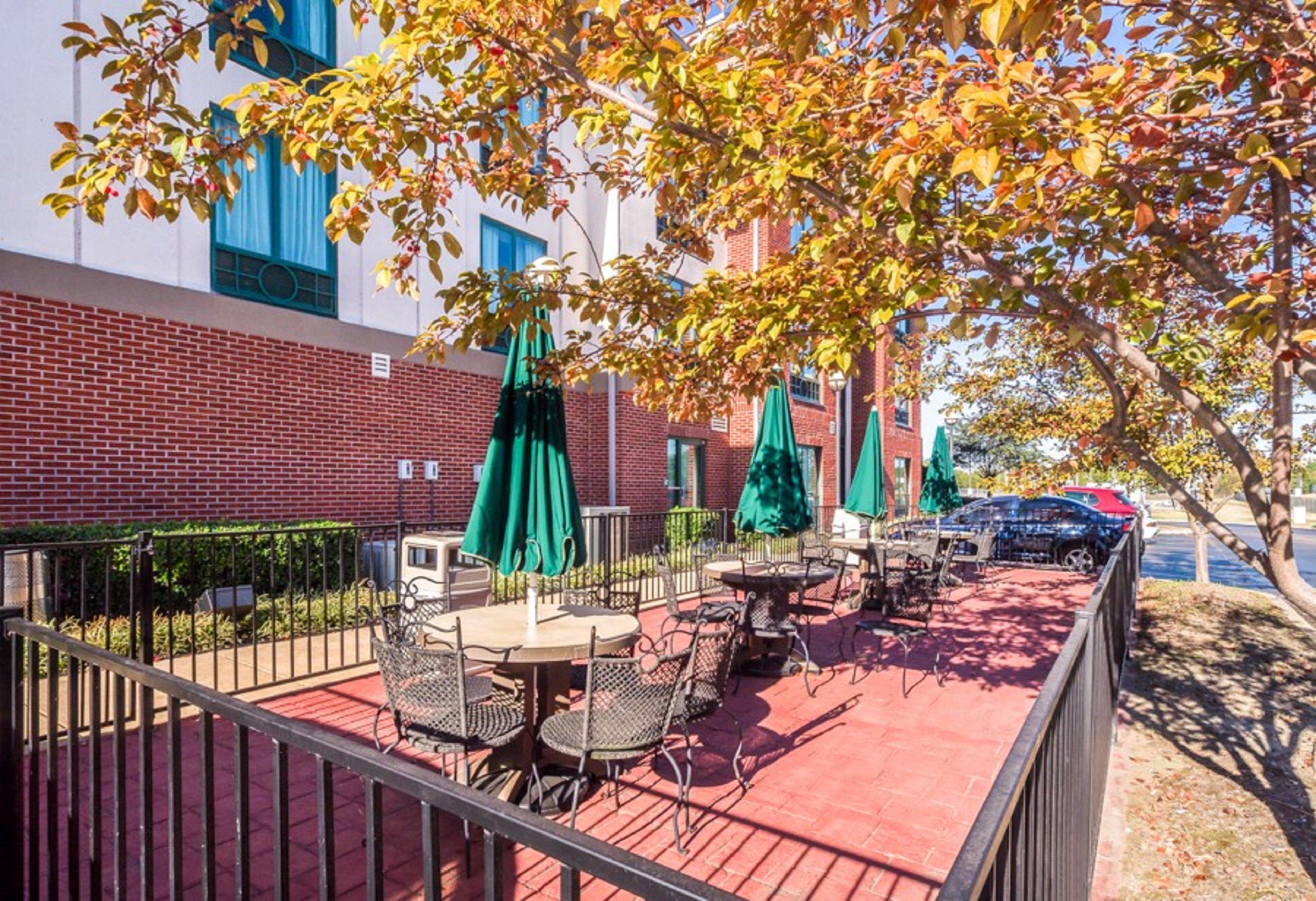 Holiday Inn Express Hotel & Suites Memphis Southwind By Ihg Exteriör bild